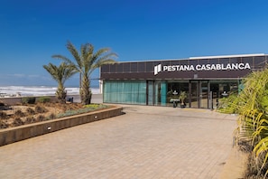 Pintu masuk hartanah