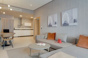 Suite | Cocina básica privada | Frigorífico, placa de cocina y hervidor eléctrico