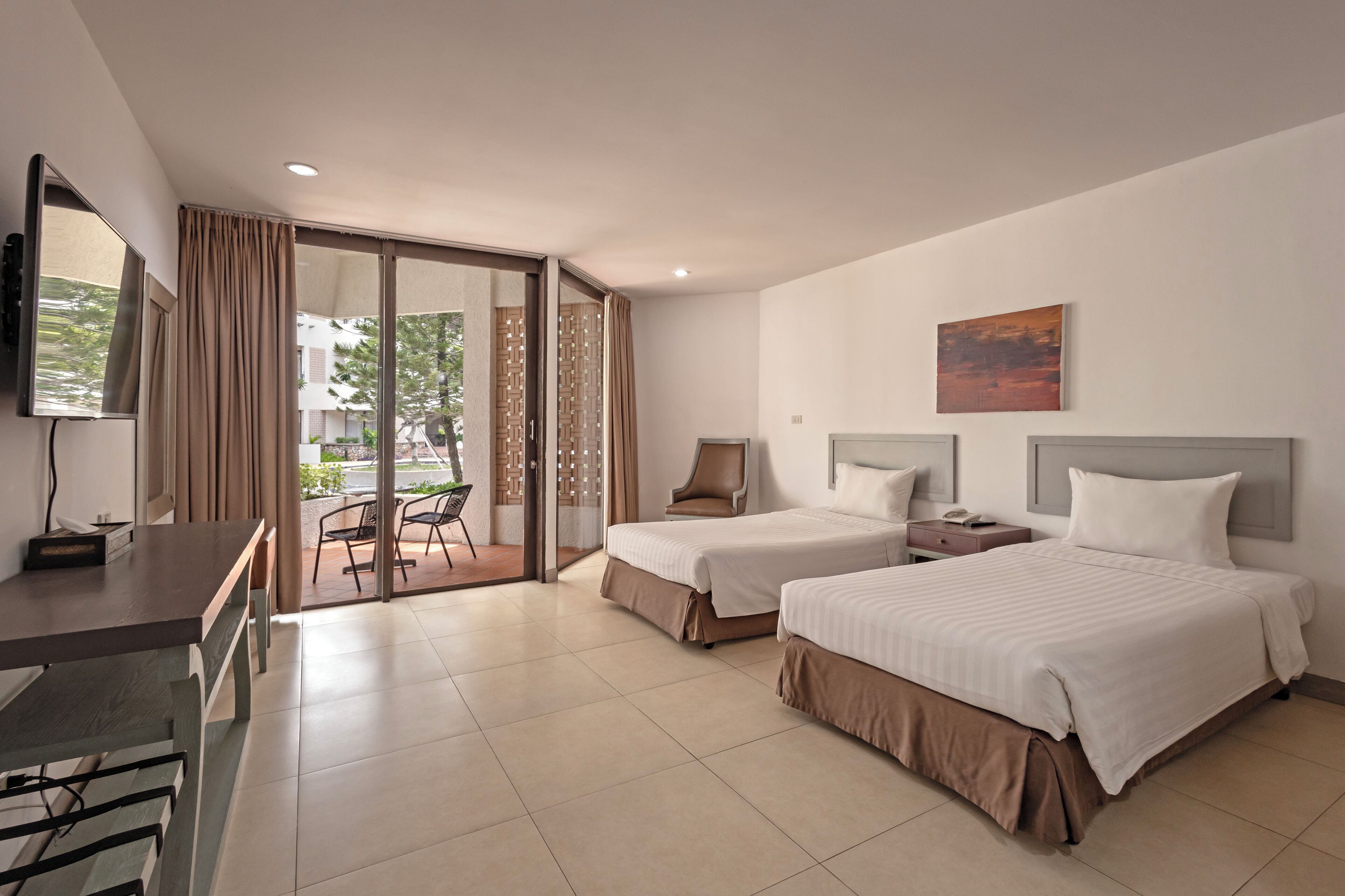 Premier Garden Access Twin | デスク、アイロン / アイロン台、可動式ベッド、WiFi (無料)