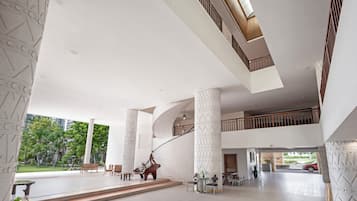 Siddeområde i lobbyen