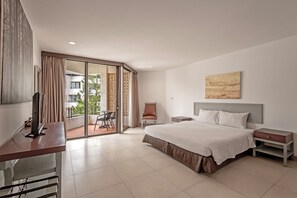 Desk, iron/ironing board, rollaway beds, free WiFi