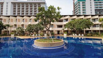 2 outdoor pools, open 7:00 AM to 7:00 PM, pool loungers