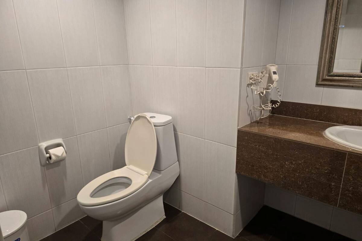 1 bedroom, premium bedding, minibar, in-room safe