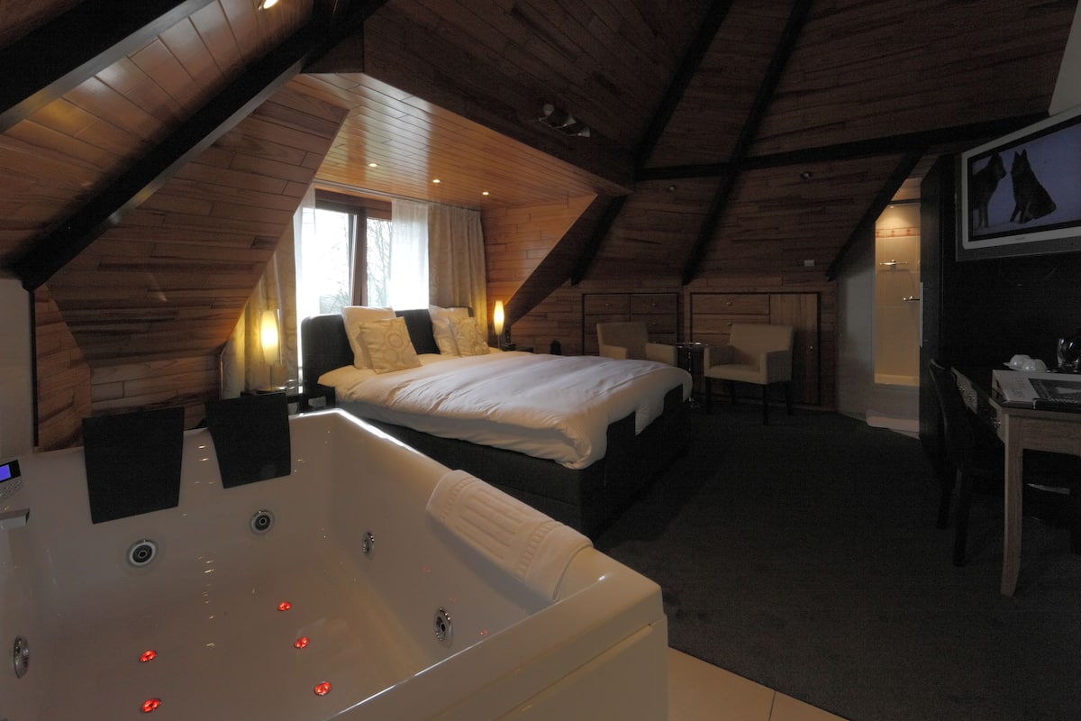 Room | Cadar kapas Mesir, peralatan tempat tidur premium, bar mini