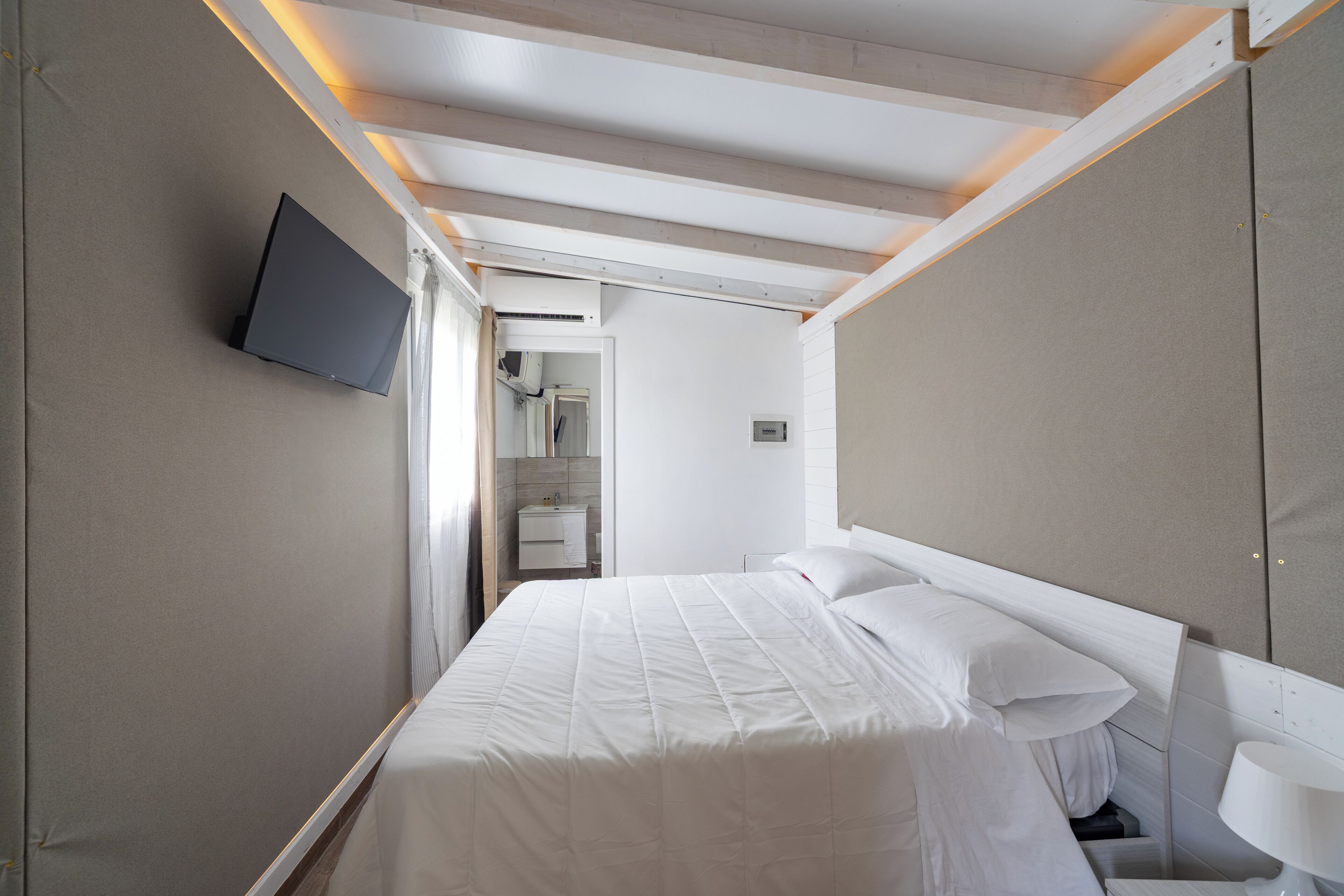 Superior-Zelt, 1 Schlafzimmer | Verdunkelungsvorhänge, Bettwäsche