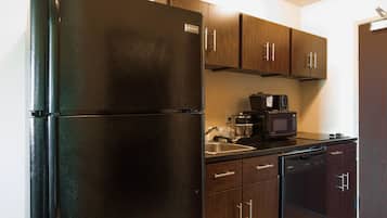 Refrigerador, microondas, cafetera/tetera