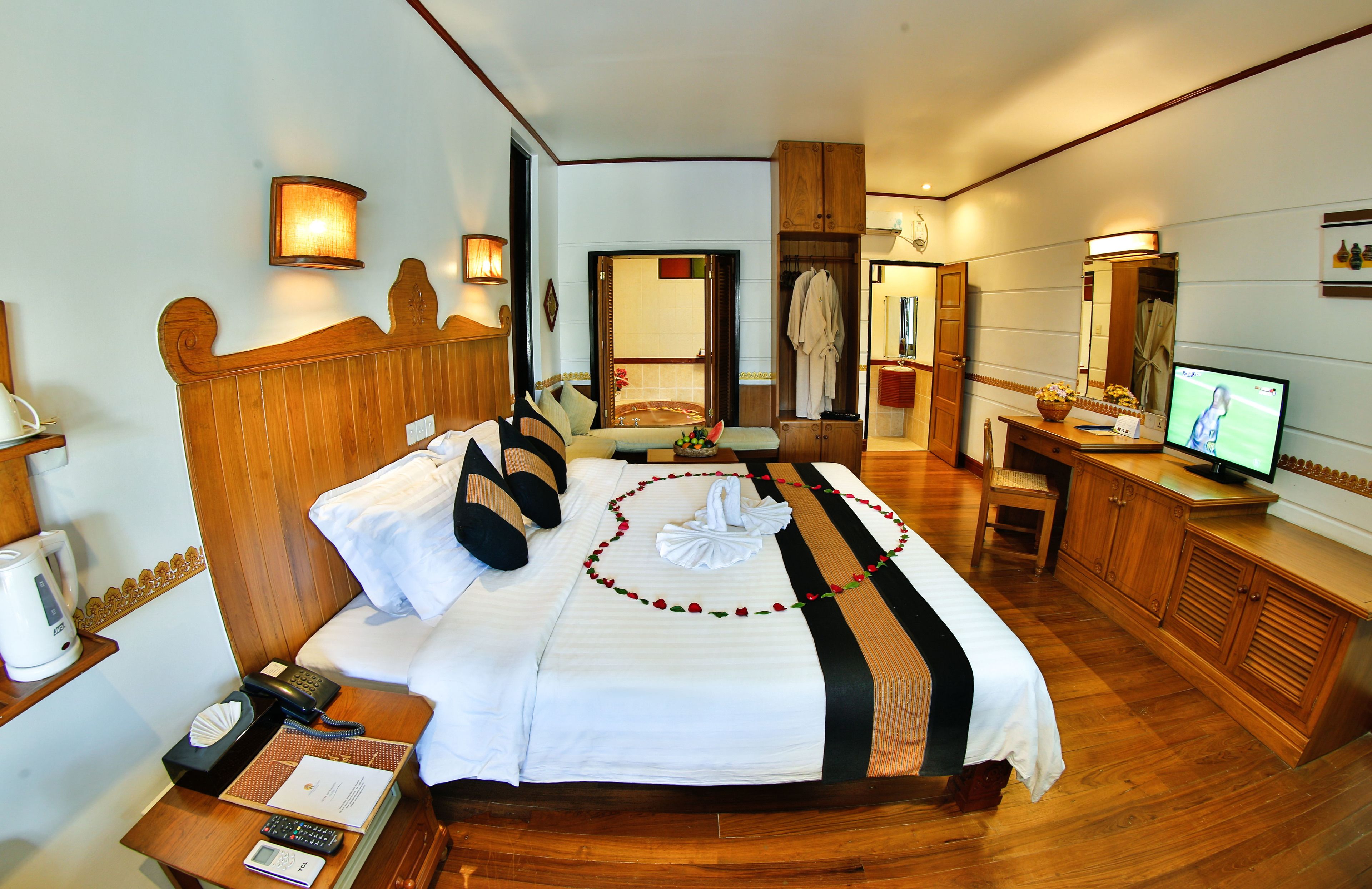 minibar, in-room safe, desk, iron/ironing board