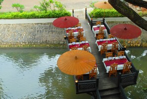 Breakfast, lunch and dinner served  - Hotel Amazing Nyaung Shwe (Nyaungshwe)