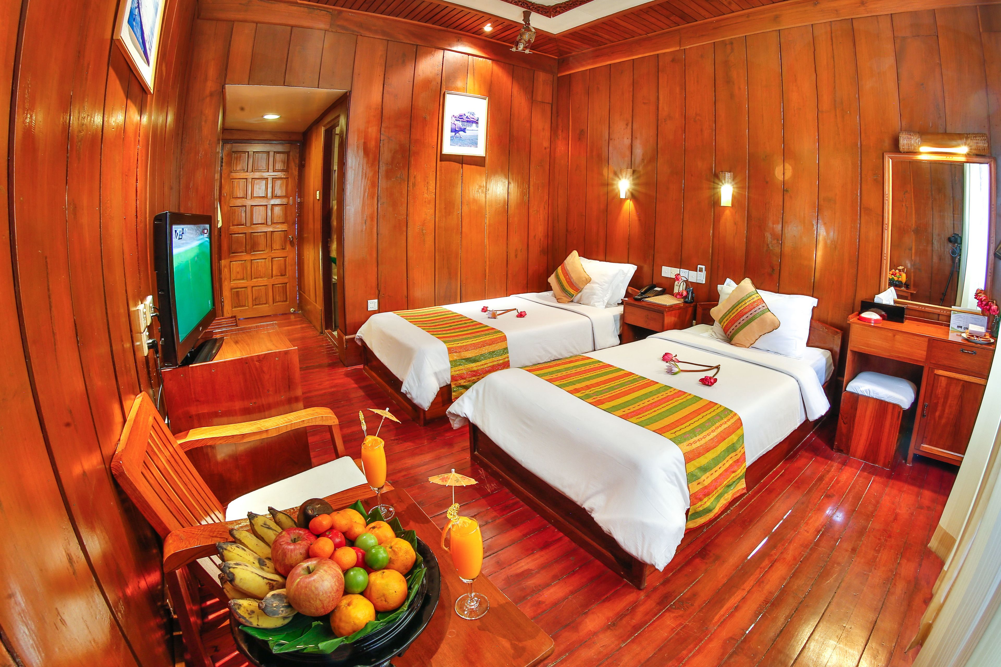 superior room | minibar, in-room safe, individually decorated, individually furnished