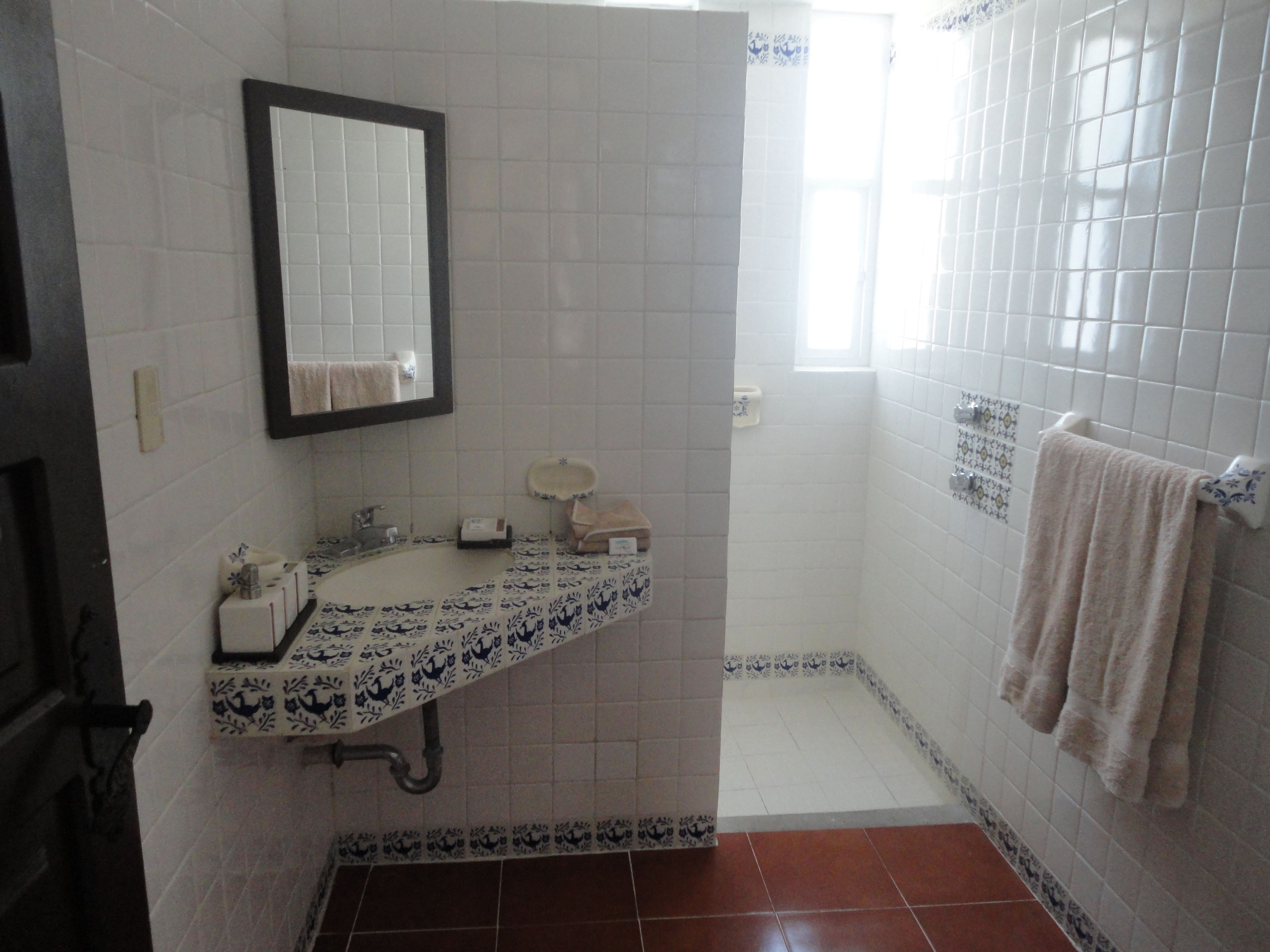 shower, free toiletries, towels