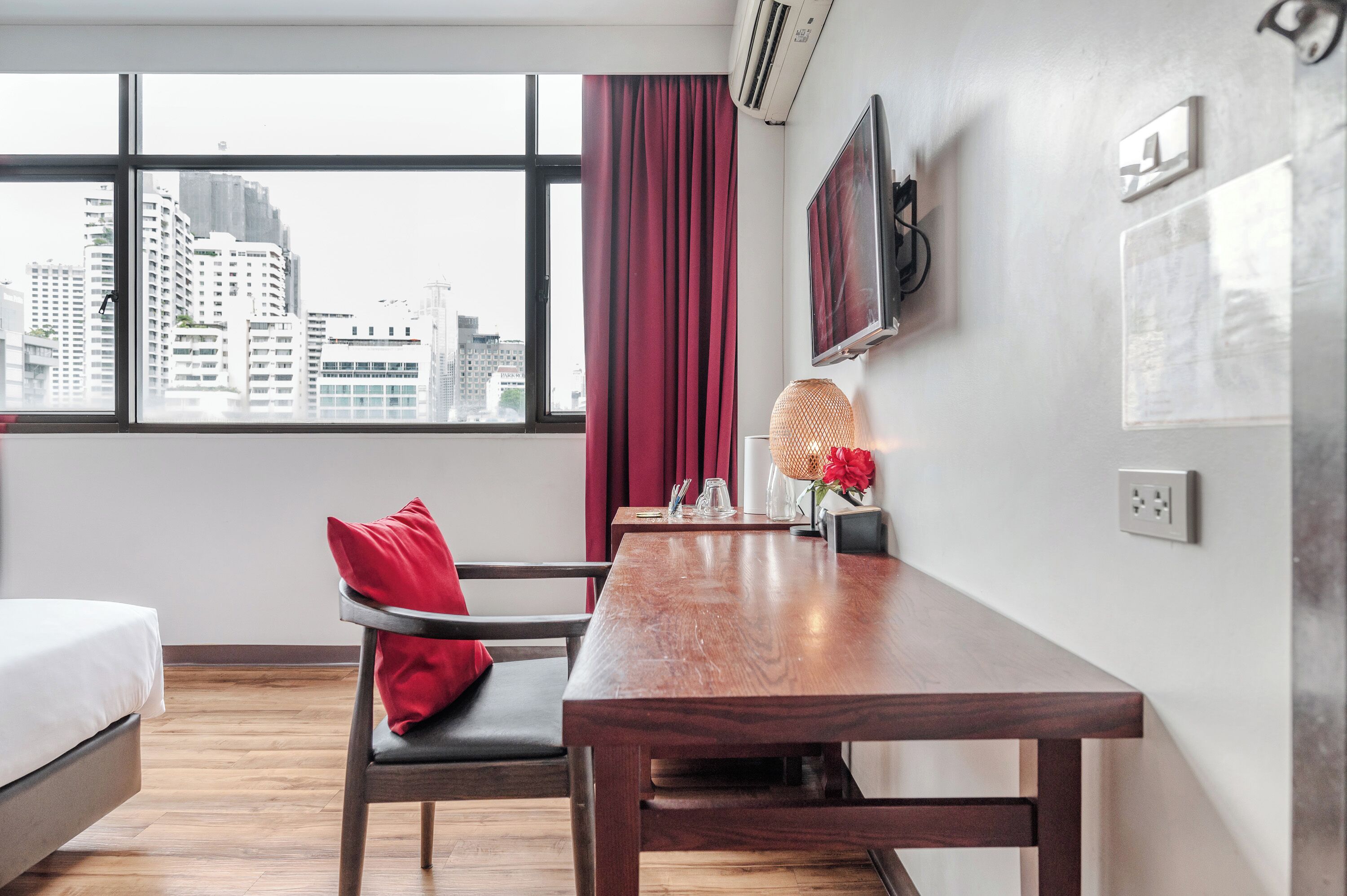 Deluxe Double Room | In-room safe, desk, blackout drapes, free WiFi