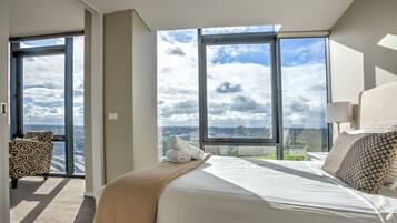 Two Bedroom Apartment - Park View | 1 bedroom, premium bedding, down comforters, individually decorated
