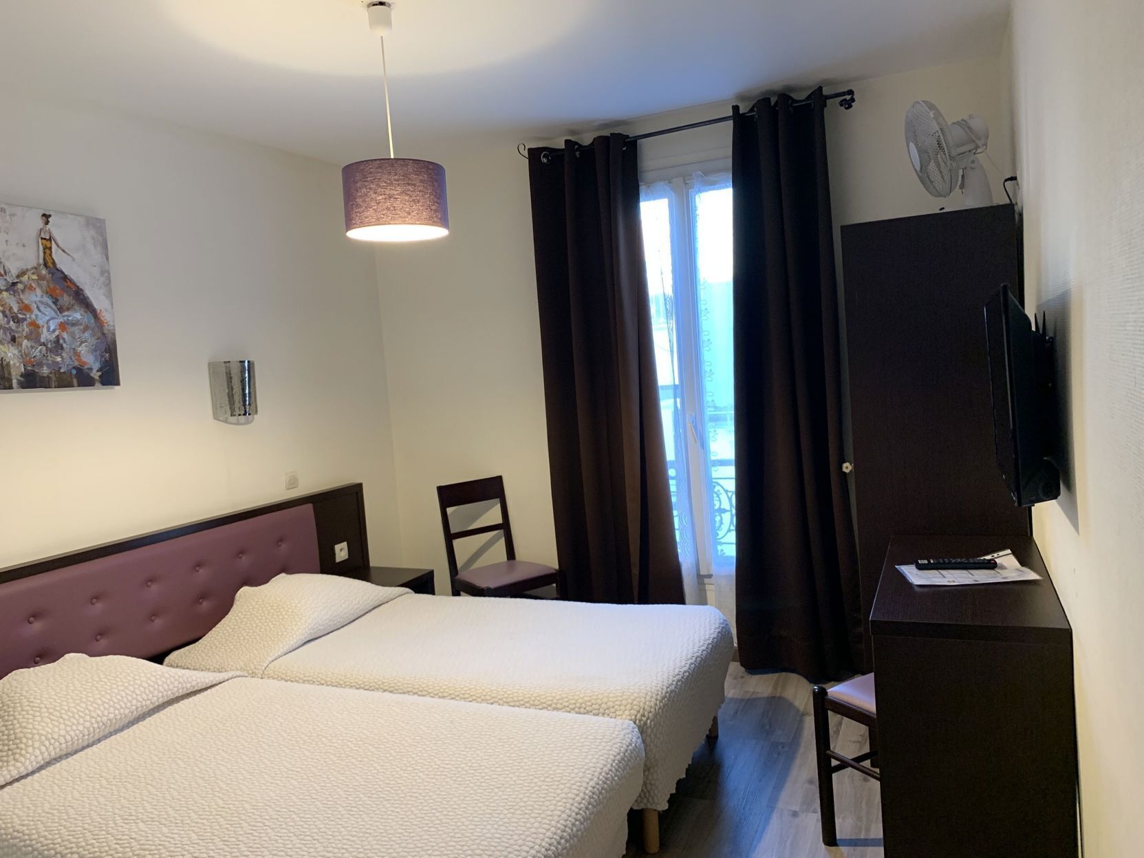 Free WiFi, bed sheets