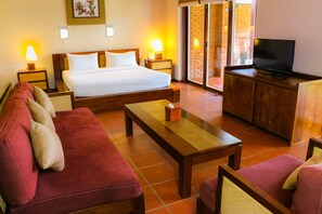 Free minibar items, in-room safe, bed sheets