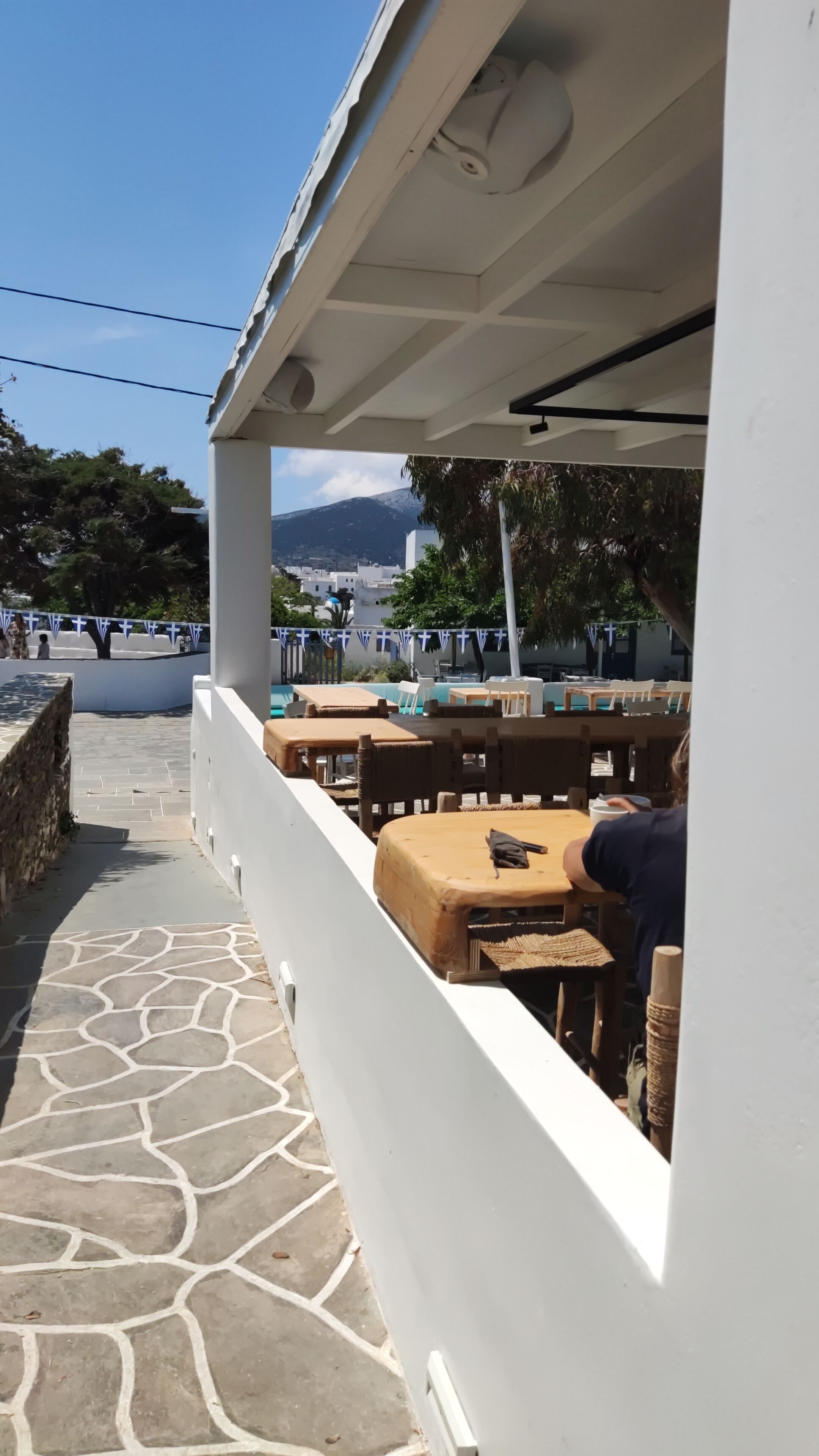 breakfast and dinner served, international cuisine