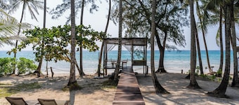 High Season Pool Villa & Spa