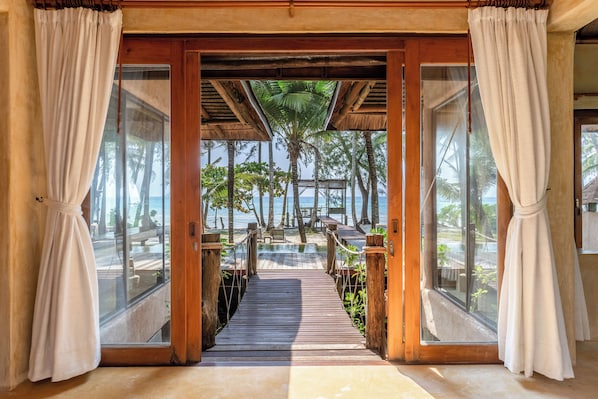 Beachfront Suite Pool Villa | Premium bedding, in-room safe, desk, laptop workspace - High Season Pool Villa & Spa (Ko Kood)