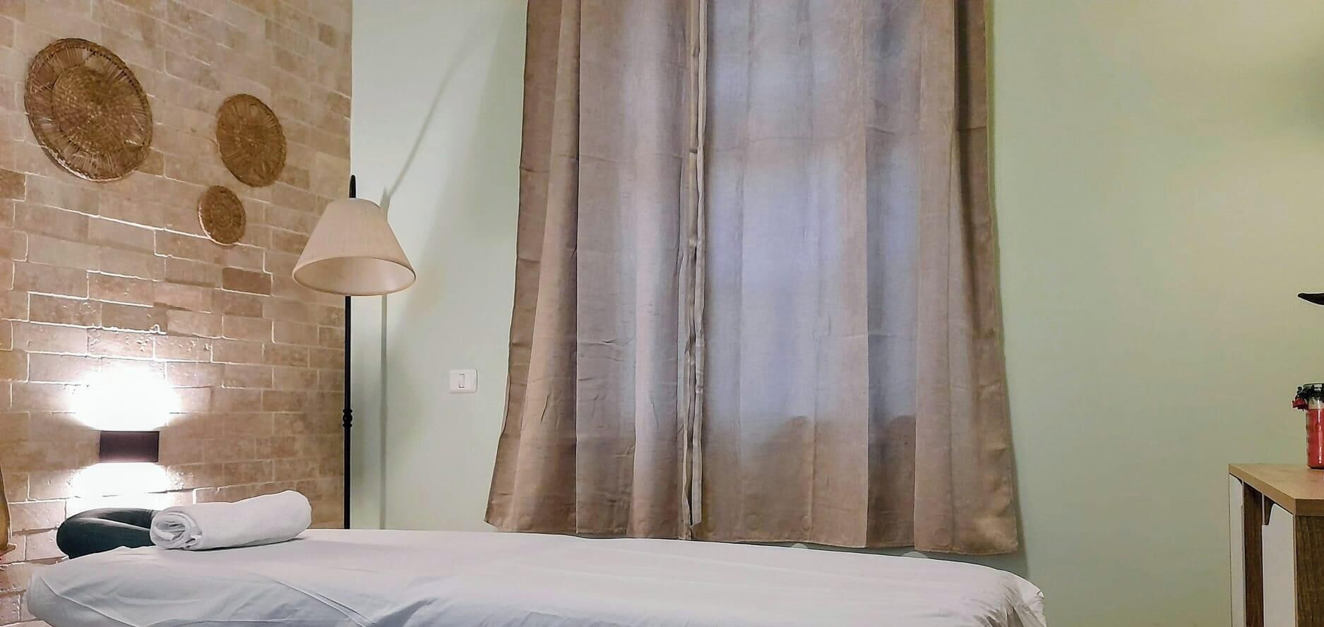 Couples treatment room(s), hot stone massages, deep-tissue massages