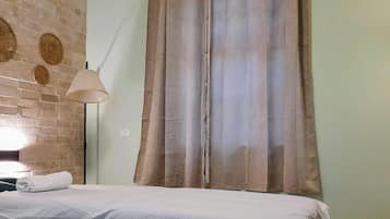 Couples treatment room(s), hot stone massages, deep-tissue massages