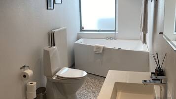 Douche, articles de toilette écologiques, sÚche-cheveux