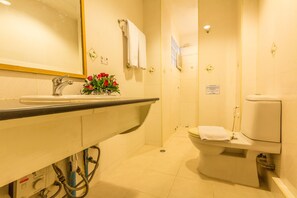 Superior-Zimmer | Badezimmer | Dusche, Regendusche, Handtücher