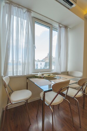 Iron/ironing board, free cribs/infant beds, free WiFi - Partner Guest House Shevchenko (Kyiv)