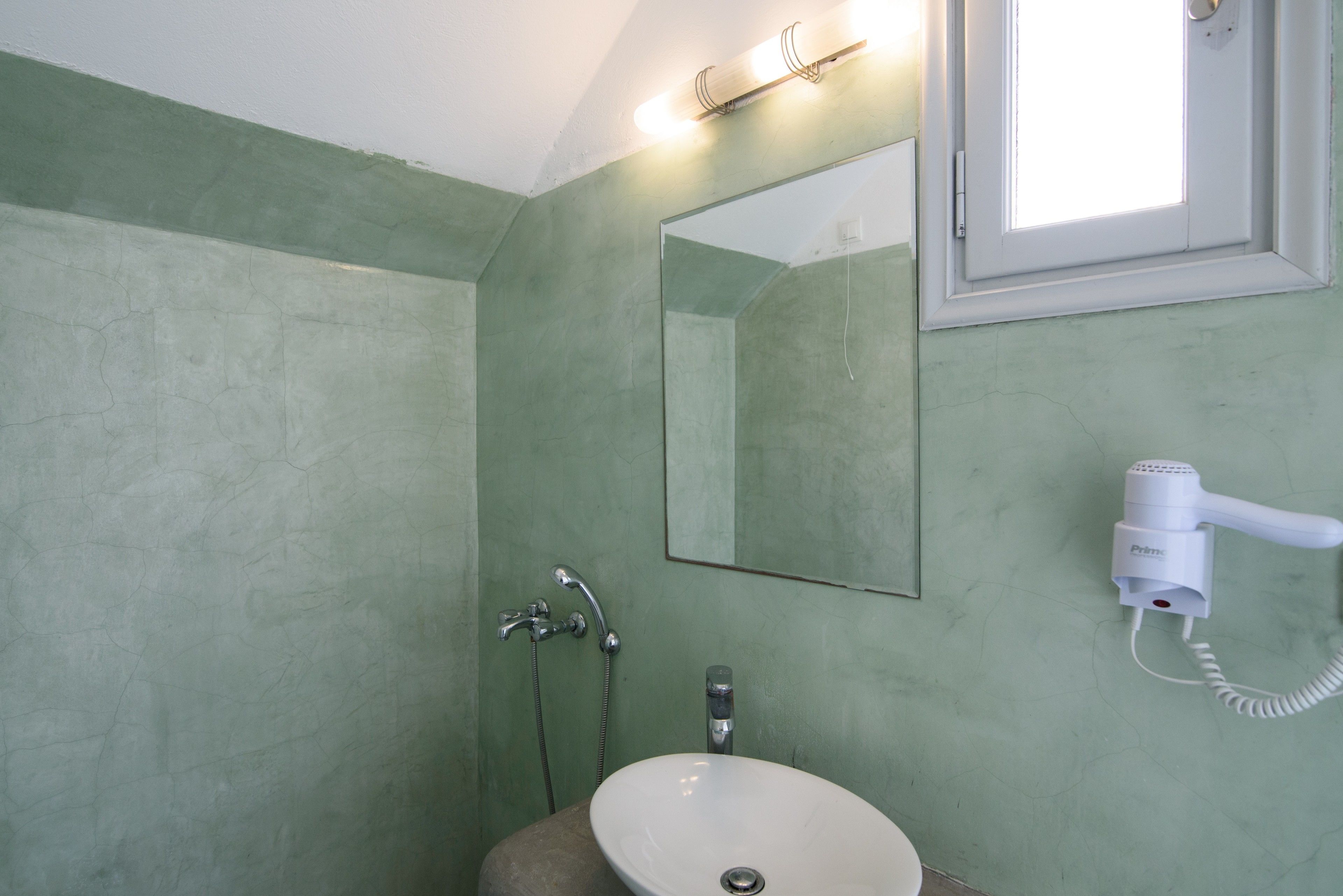 superior double room, hot tub (outdoor) | bathroom | shower, free toiletries, hair dryer, towels