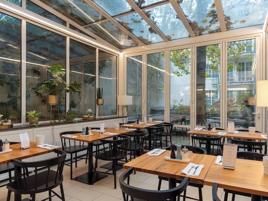 Café da manhã com buffet todos os dias mediante uma taxa