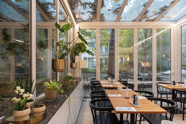 Daily buffet breakfast (EUR 23 per person) - Hotel Spiess & Spiess (Vienna)