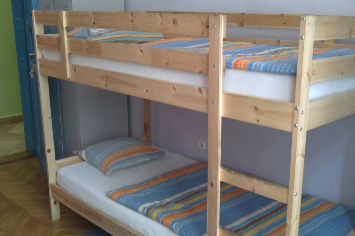 One Bed in 6-Bed Dormitory | WiFi (free)