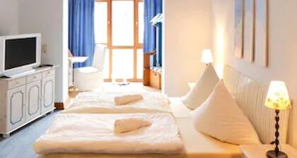 Hotel Avalon