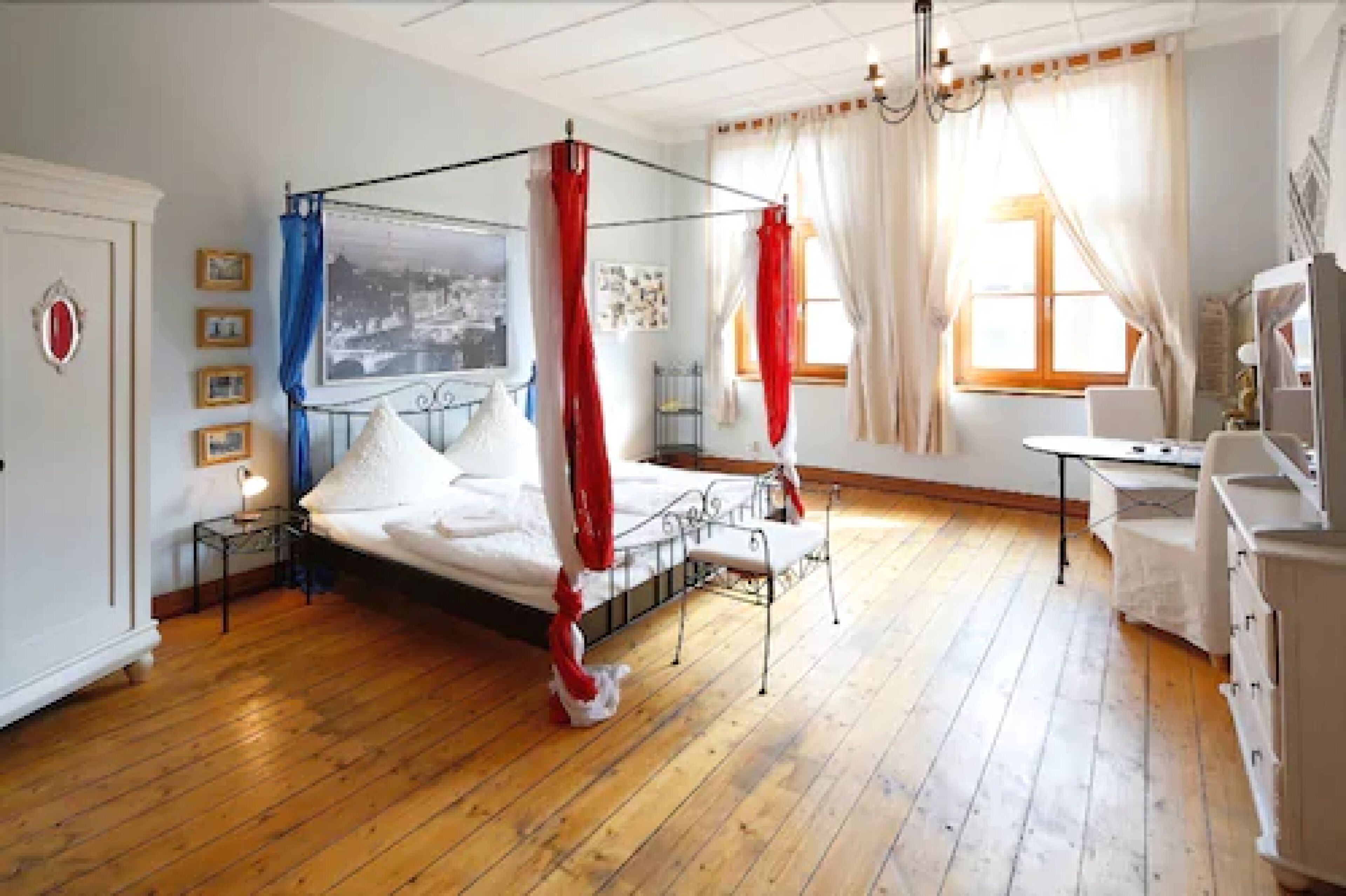 Décoration personnalisée, bureau, Wi-Fi gratuit