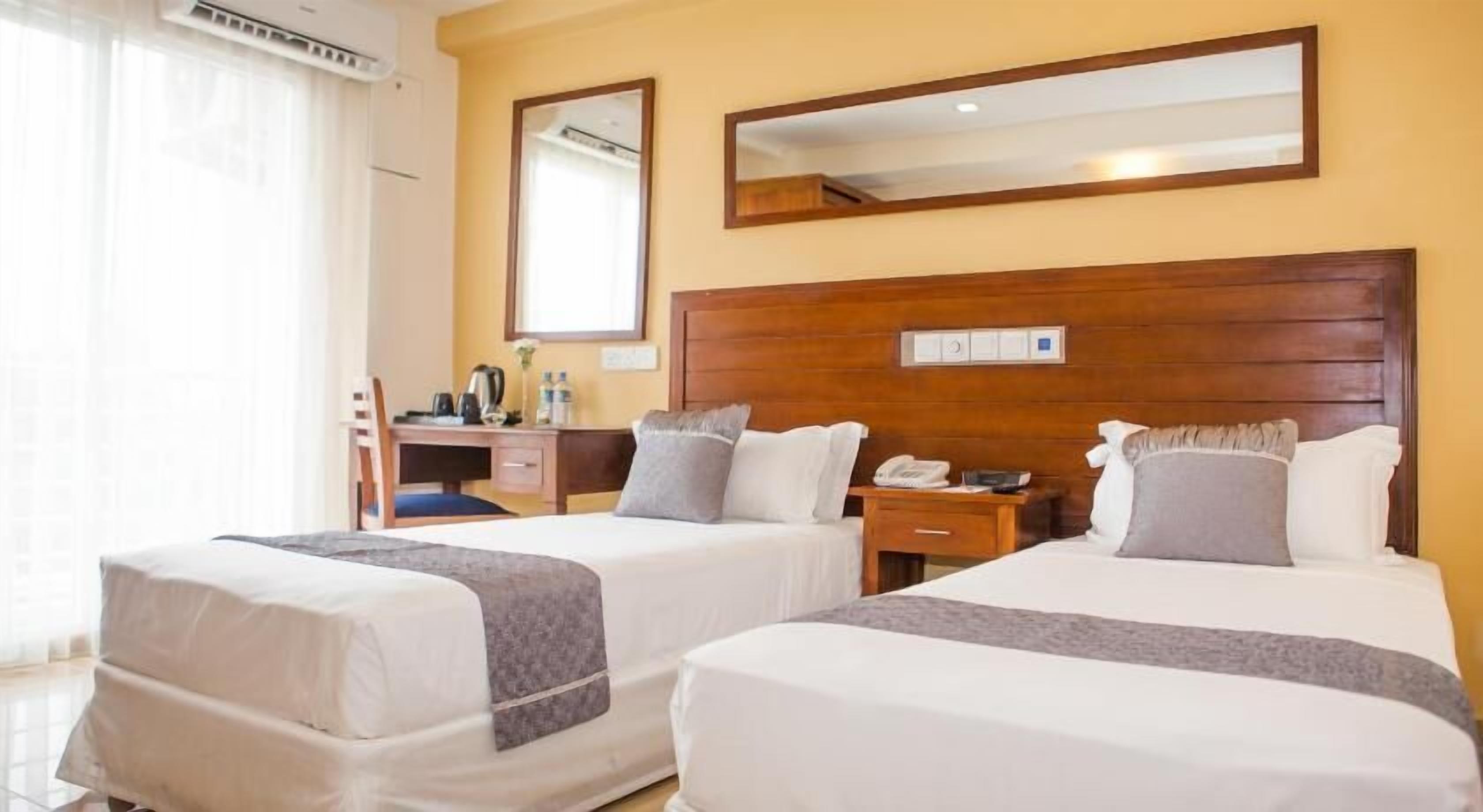 Premium bedding, in-room safe, desk, laptop workspace