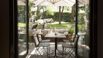 Breakfast, lunch and dinner served