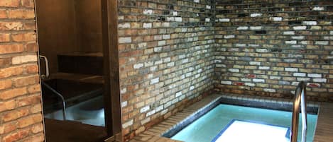 Turkish bath/hammam, hydrotherapy, aromatherapy