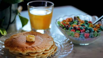 Sudah termasuk sarapan ala kontinental setiap hari
