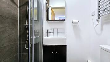 Economy Single Room | Bathroom