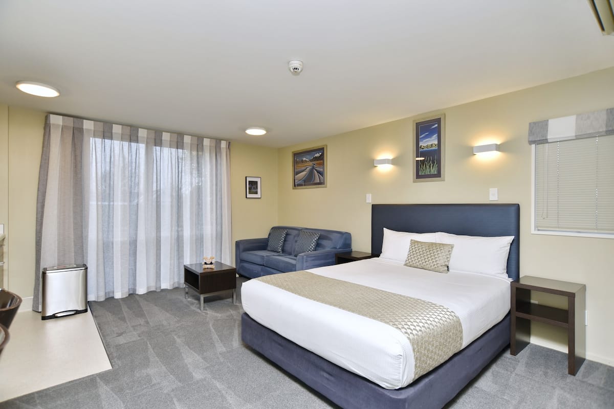 2 bedrooms, premium bedding, pillow-top beds, individually furnished