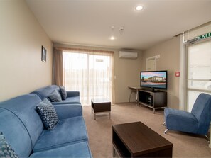 4 Bedroom Apartment | Living area