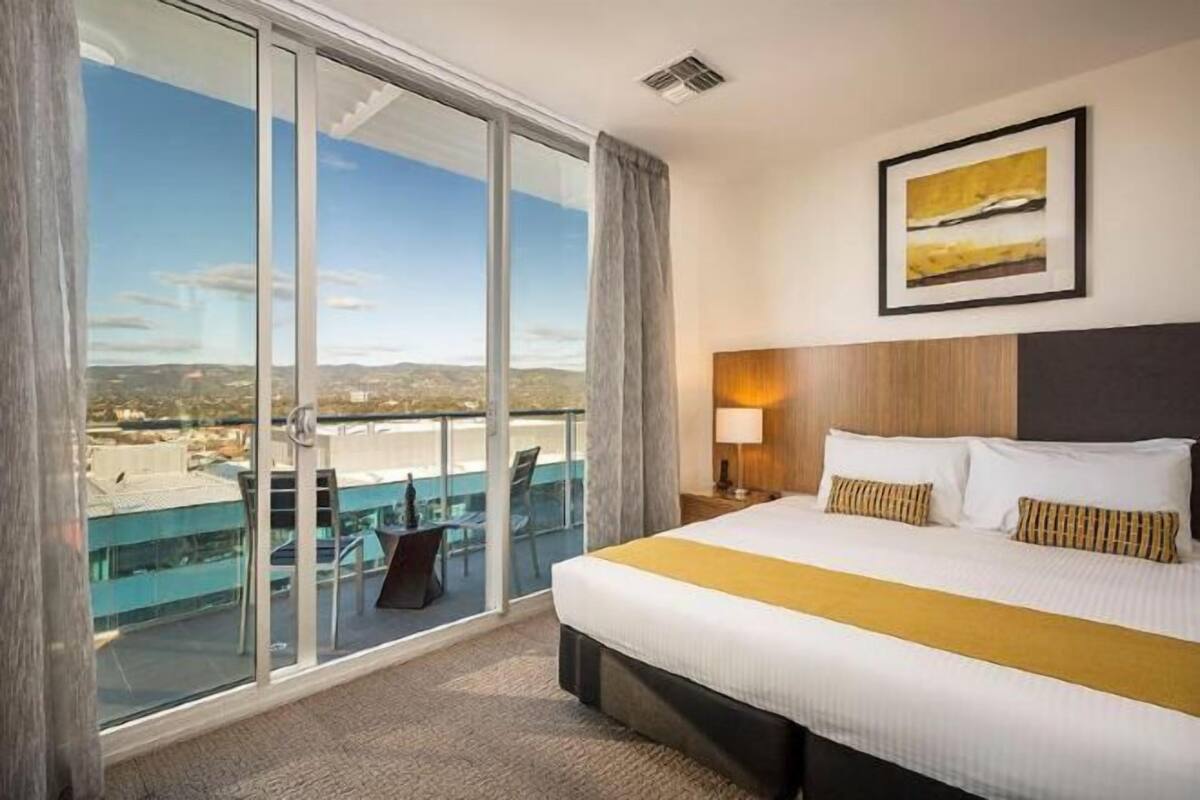 In-room safe, desk, laptop workspace, soundproofing