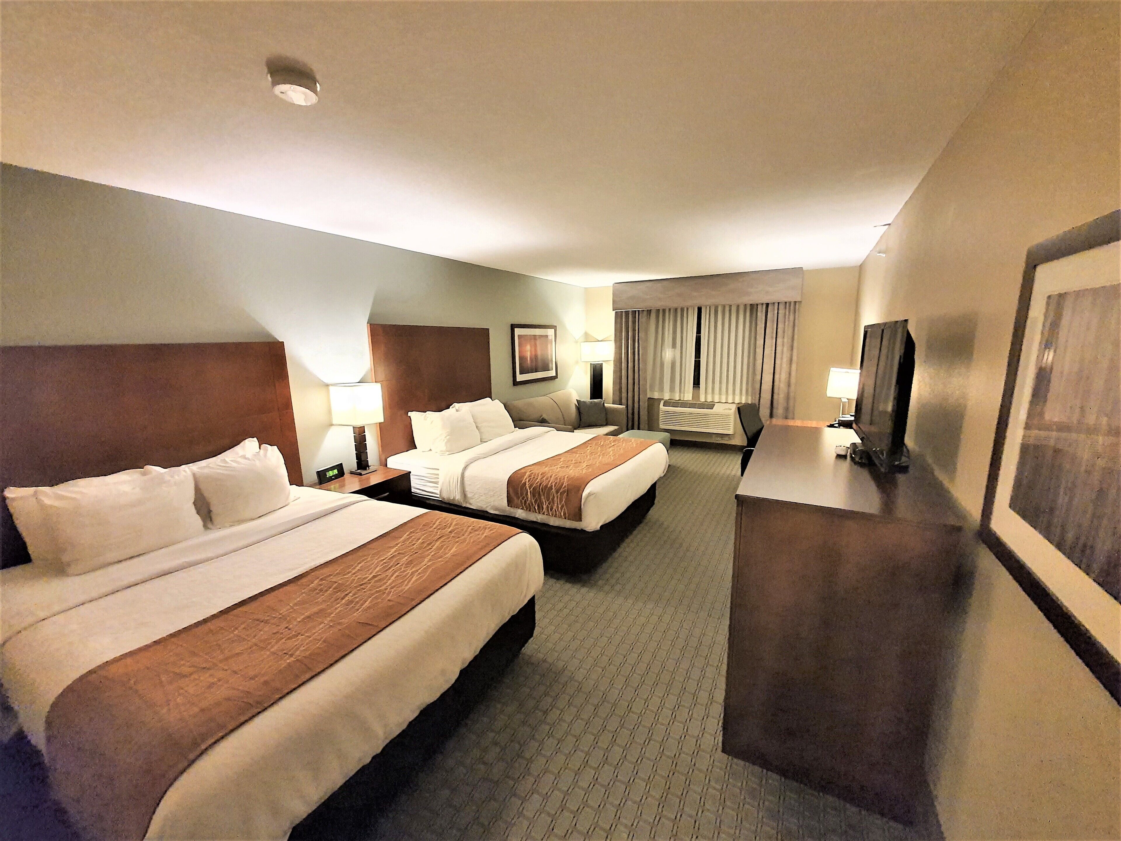 deluxe triple room | desk, blackout curtains, soundproofing, iron/ironing board