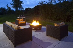 Terrace/patio - AmeriVu Inn and Suites - Chisago City (Chisago City)