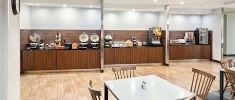 Desayuno continental incluido todos los días