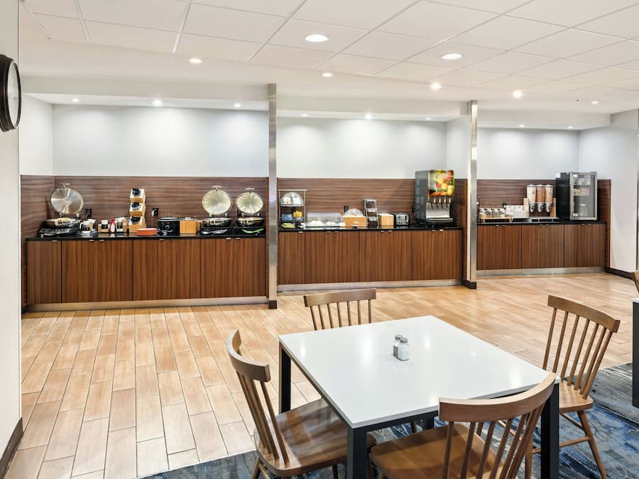 Dagelijks continentaal ontbijt inbegrepen