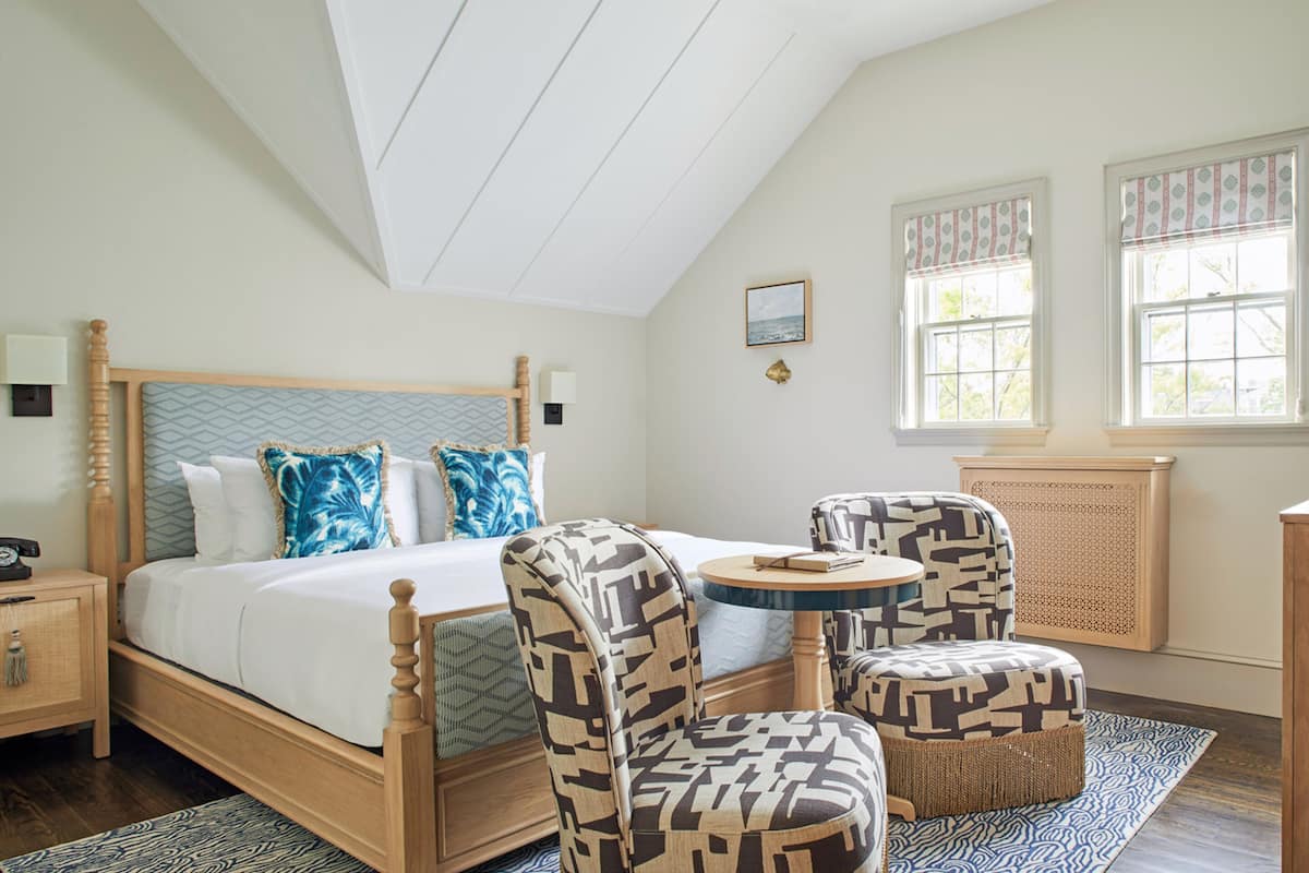 Petite King | 1 bedroom, Egyptian cotton sheets, premium bedding, pillowtop beds