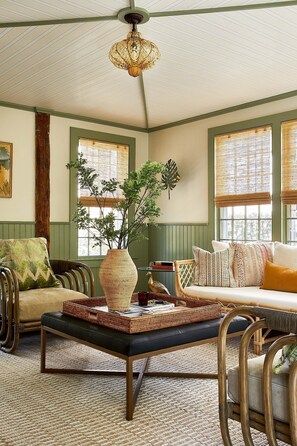 Federal Suite | Living area | 35-inch TV with cable channels - Faraway Nantucket (Nantucket)