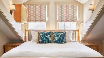 Eaves King | 1 bedroom, Egyptian cotton sheets, premium bedding, pillowtop beds
