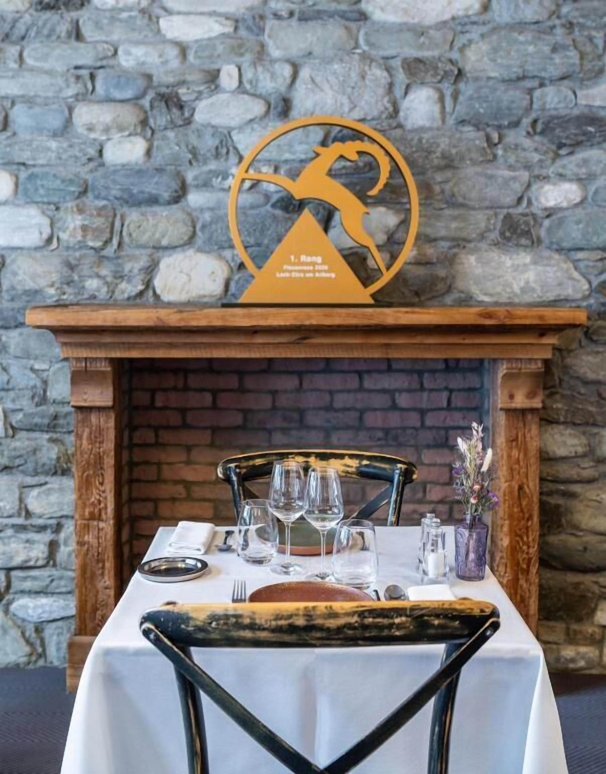 2 restaurants, breakfast, lunch, dinner served; french cuisine