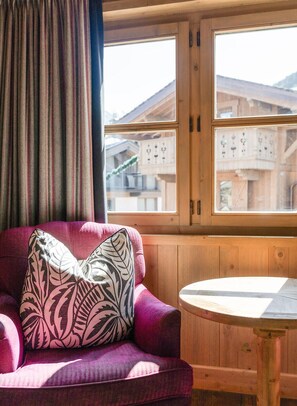 Premium kamer, balkon, uitzicht op meer | Luxe beddengoed, een minibar, een kluis op de kamer