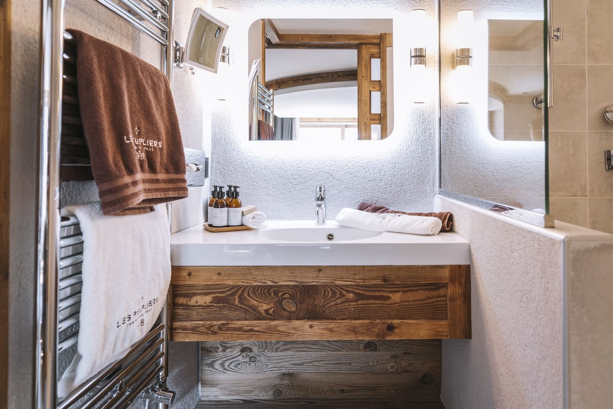 superior room, village view | bathroom | free toiletries, hair dryer, bathrobes, slippers